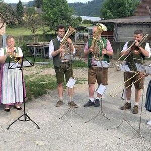 Maiandacht beim neu renovierten Bildstock zum Hl. Antonius