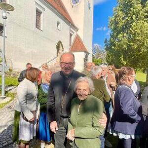 Frau Johanna Glettler feierte 100 Jahre